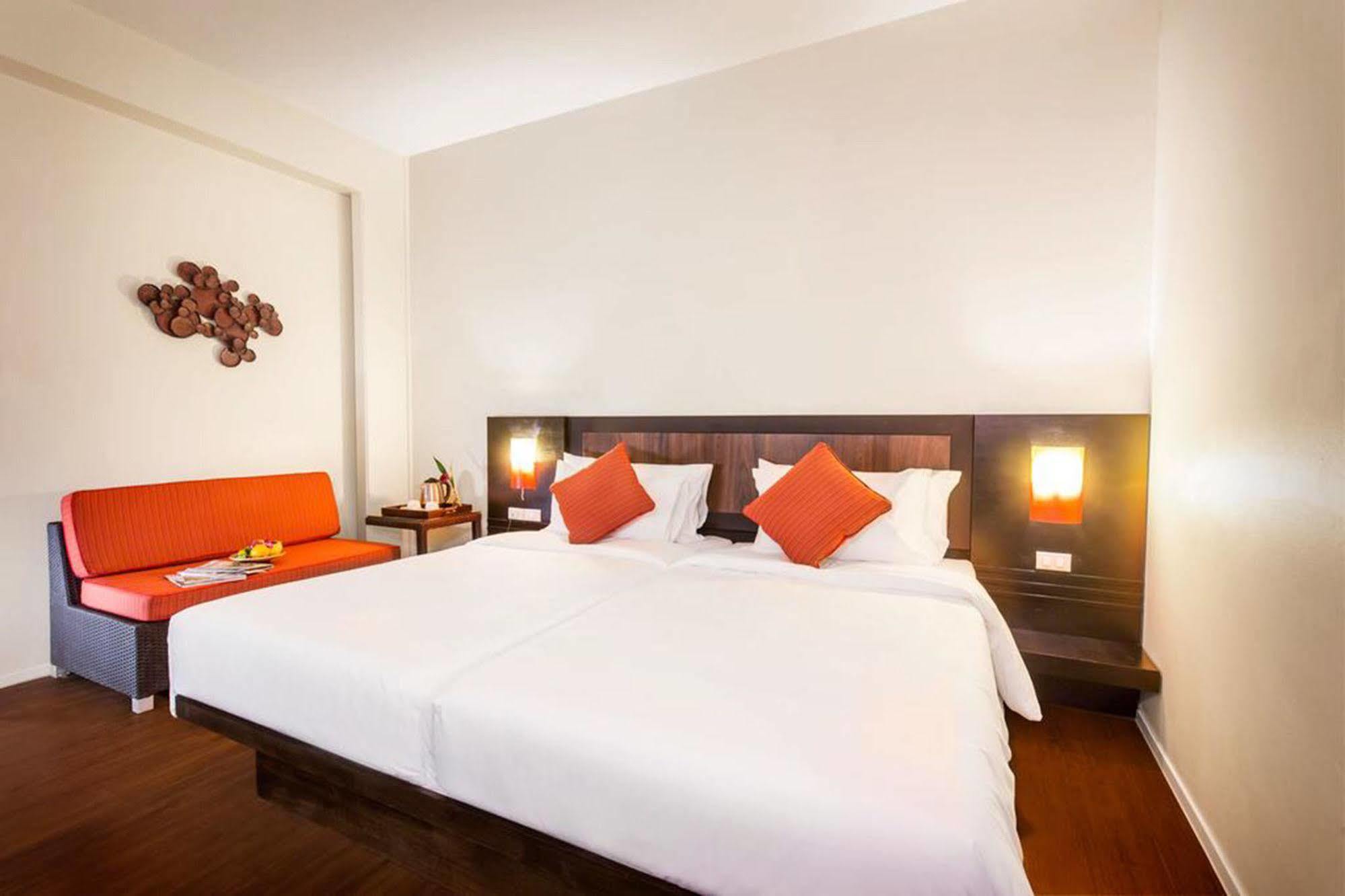 Park Srinakarin Hotel, กรุงเทพมหานคร ภายนอก รูปภาพ