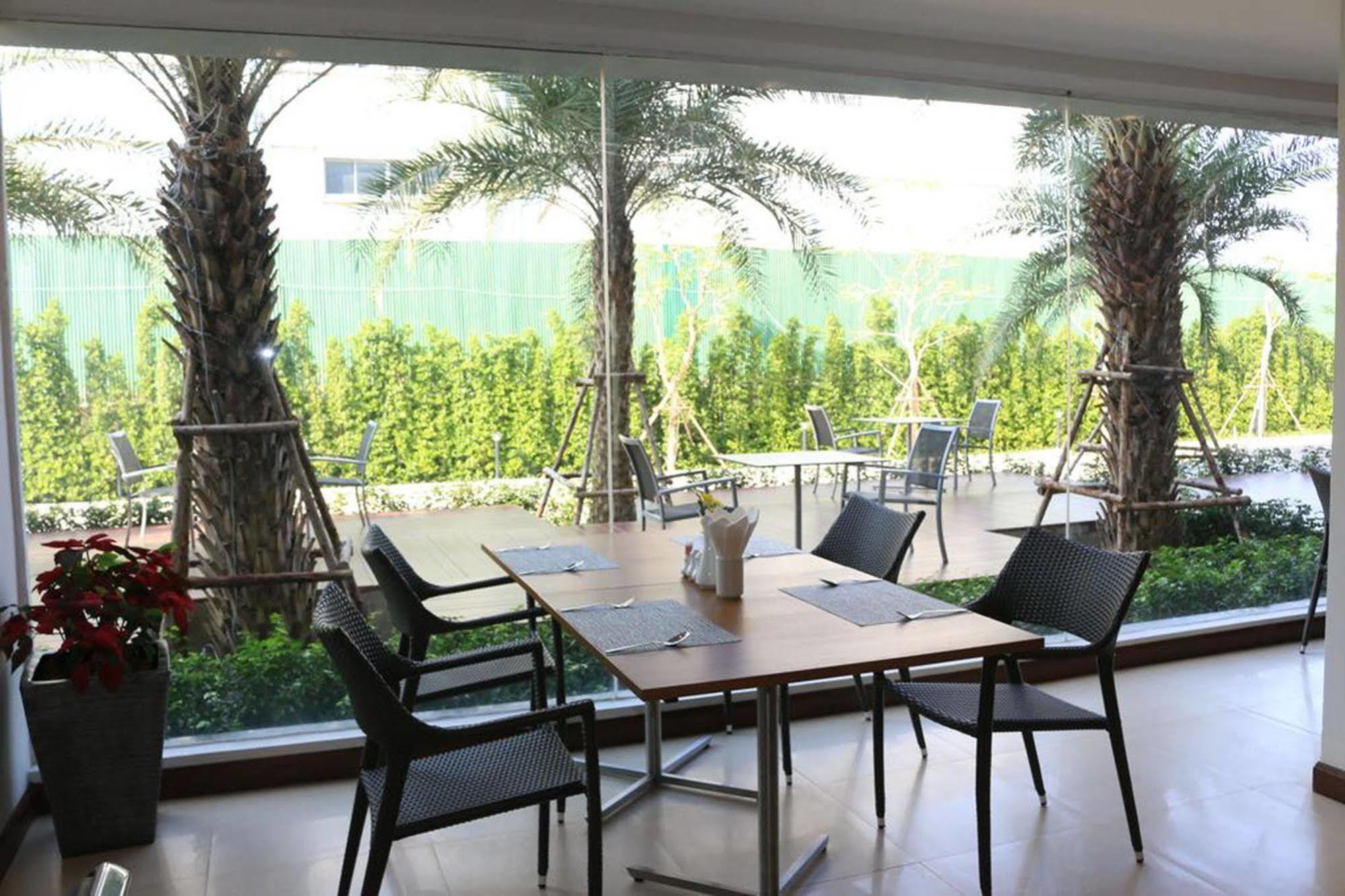 Park Srinakarin Hotel, กรุงเทพมหานคร ภายนอก รูปภาพ